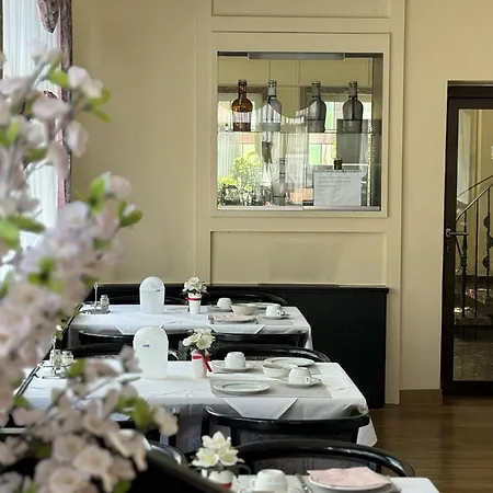 Zum Grafen Hallermunt Hotel 2*